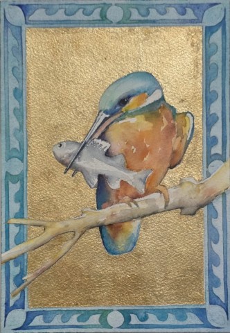 Aquarellbild eines Eisvogels in Blau und Orange mit goldenem Hintergrund und türkisfarbener Schmuckbordüre